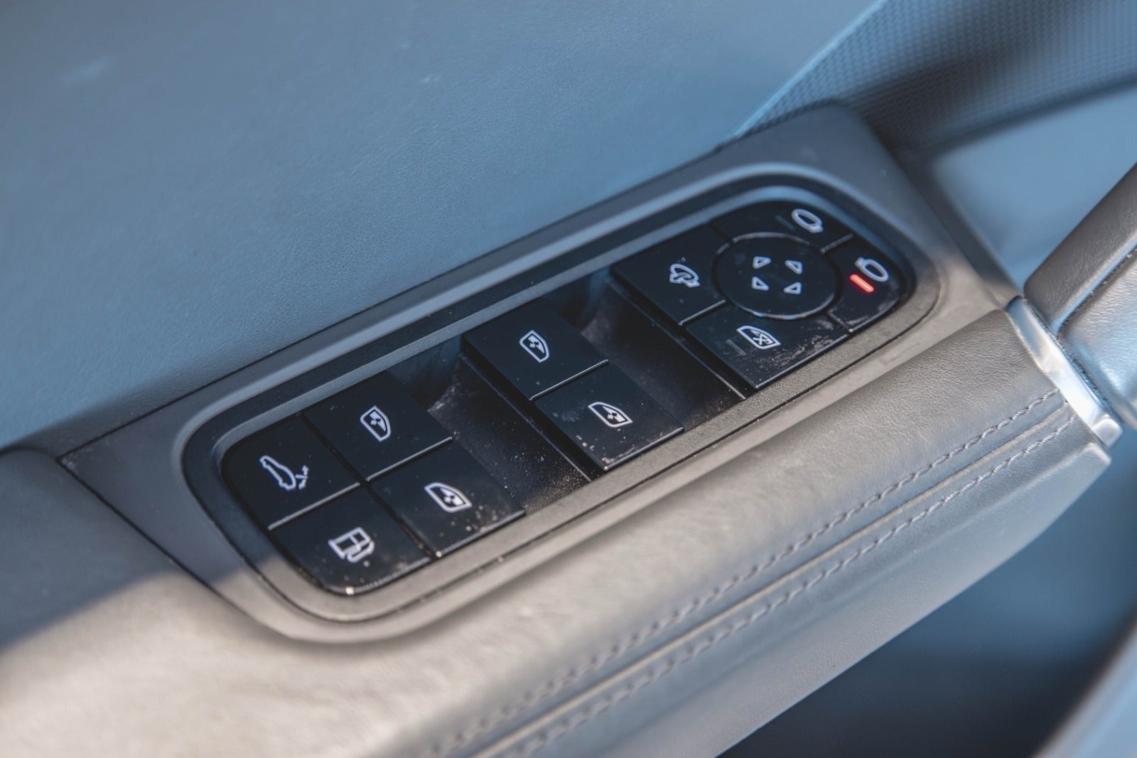 flexleasing-porsche-cayenne-30-e-hybrid-tiptr-5d-findleasing