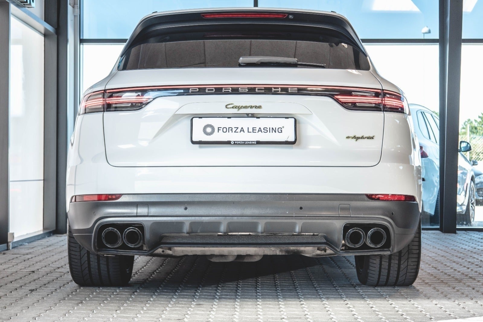 flexleasing-porsche-cayenne-30-e-hybrid-tiptr-5d-findleasing
