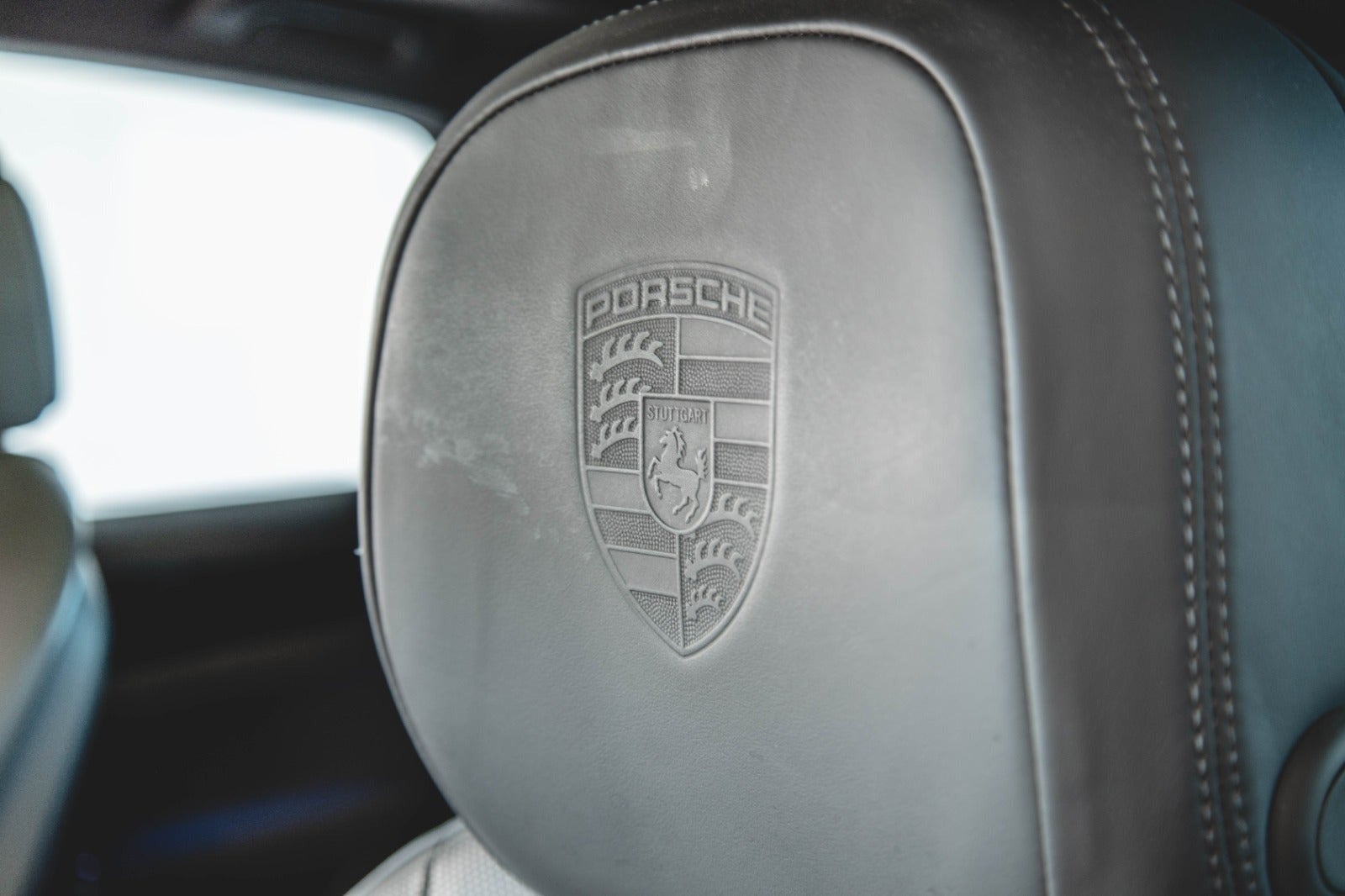flexleasing-porsche-cayenne-30-e-hybrid-tiptr-5d-findleasing