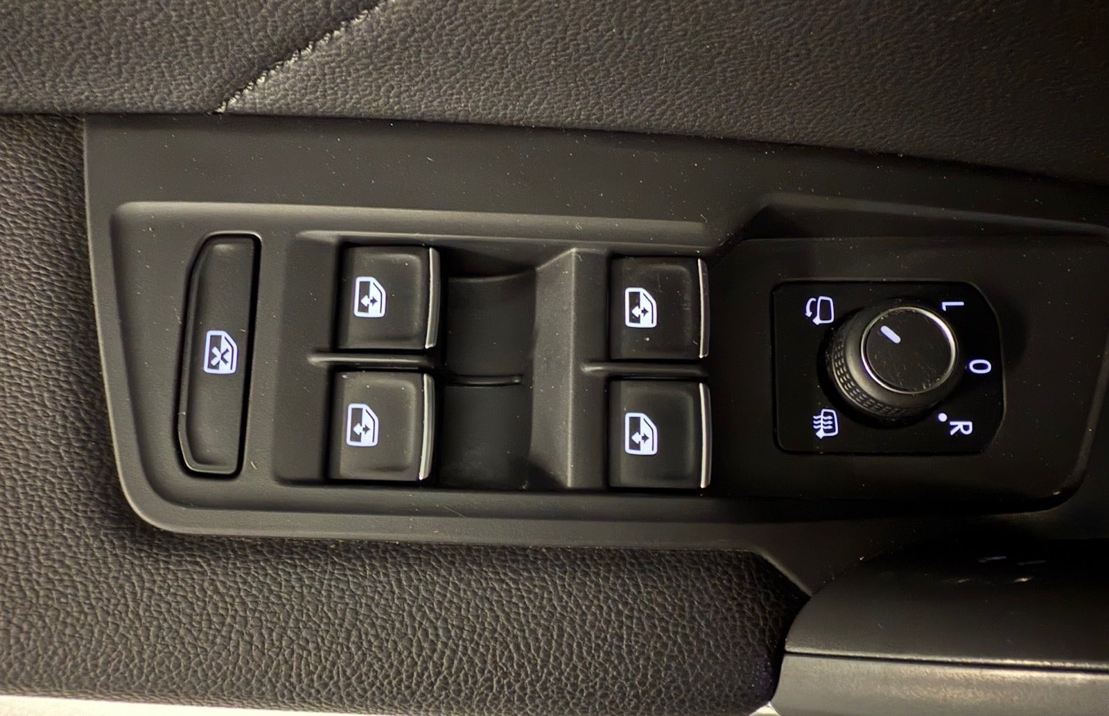 flexleasing-vw-tiguan-20-tdi-240-highline-dsg-4motion-5d-findleasing