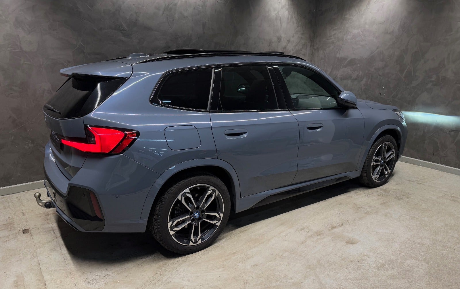 flexleasing-bmw-ix1-xdrive30-fully-charged-m-sport-5d-findleasing