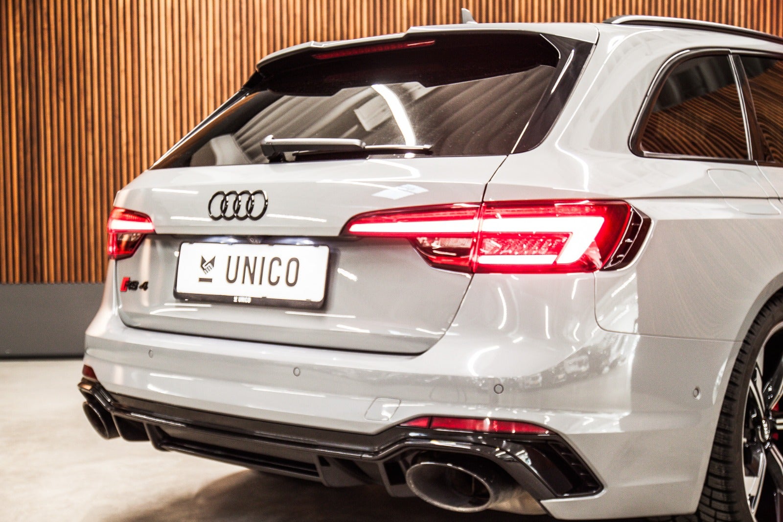 flexleasing-audi-rs4-29-tfsi-avant-quattro-tiptr-5d-findleasing