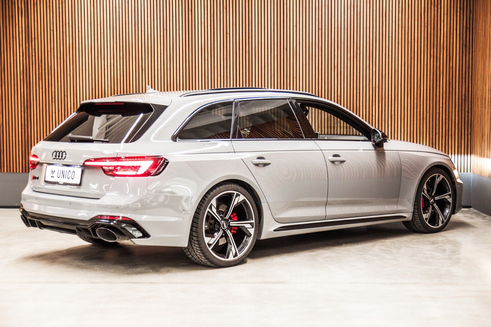 flexleasing-audi-rs4-29-tfsi-avant-quattro-tiptr-5d-findleasing