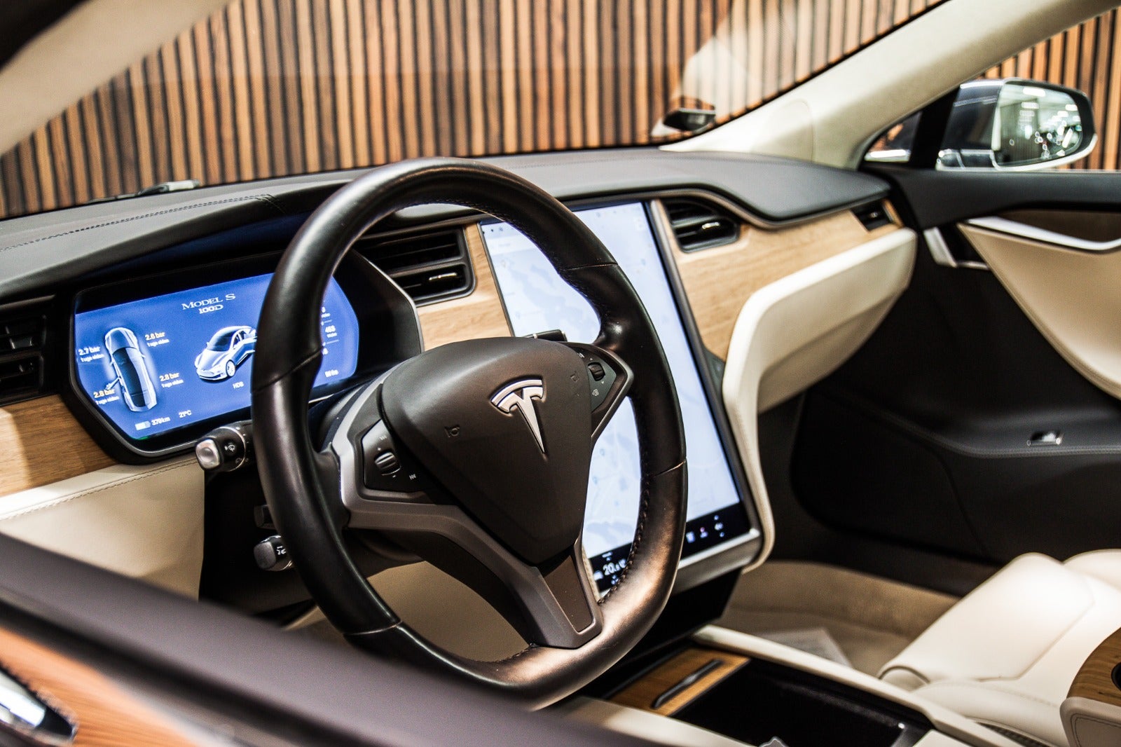 flexleasing-tesla-model-s-long-range-awd-5d-findleasing