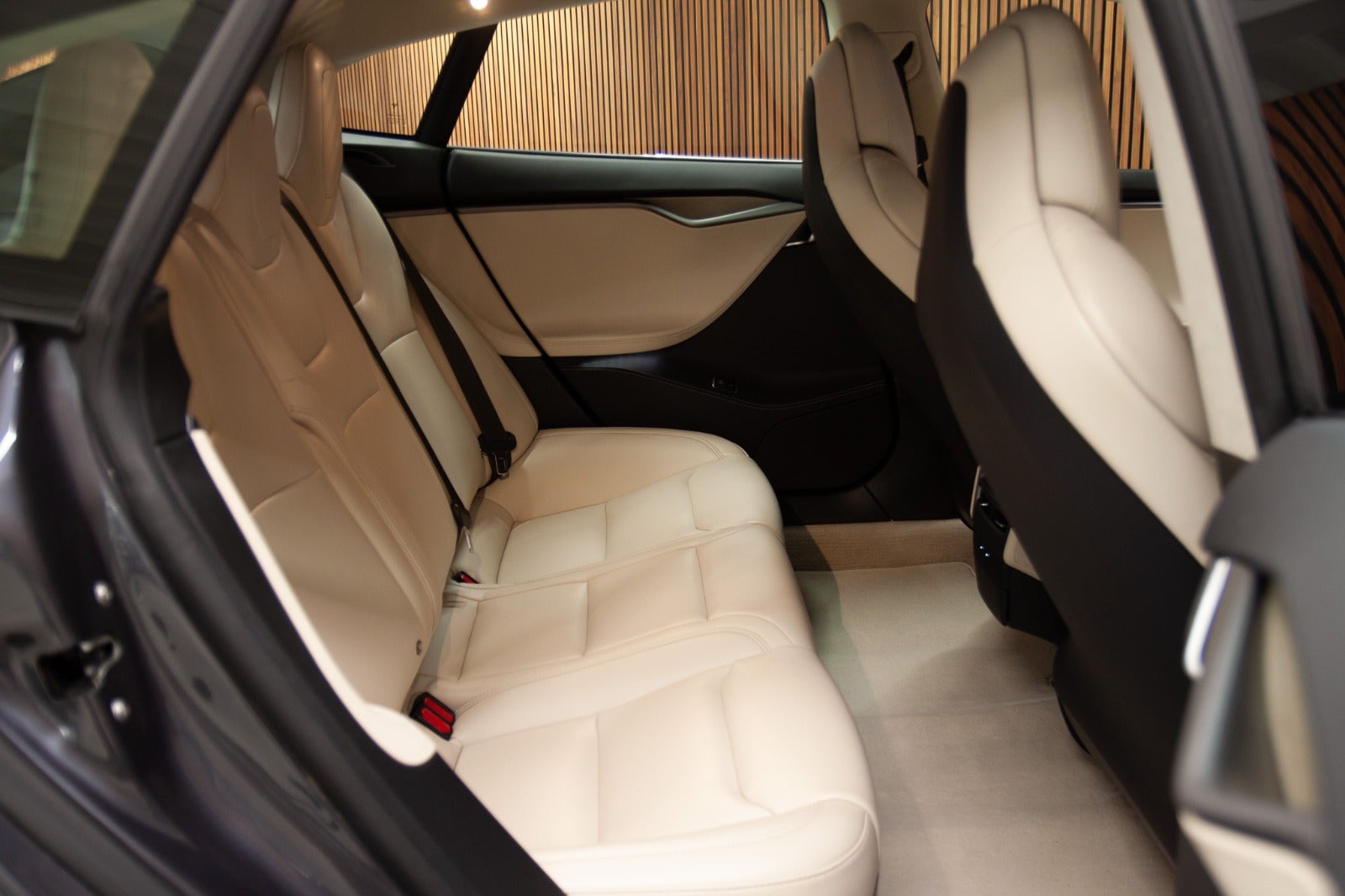 flexleasing-tesla-model-s-long-range-awd-5d-findleasing