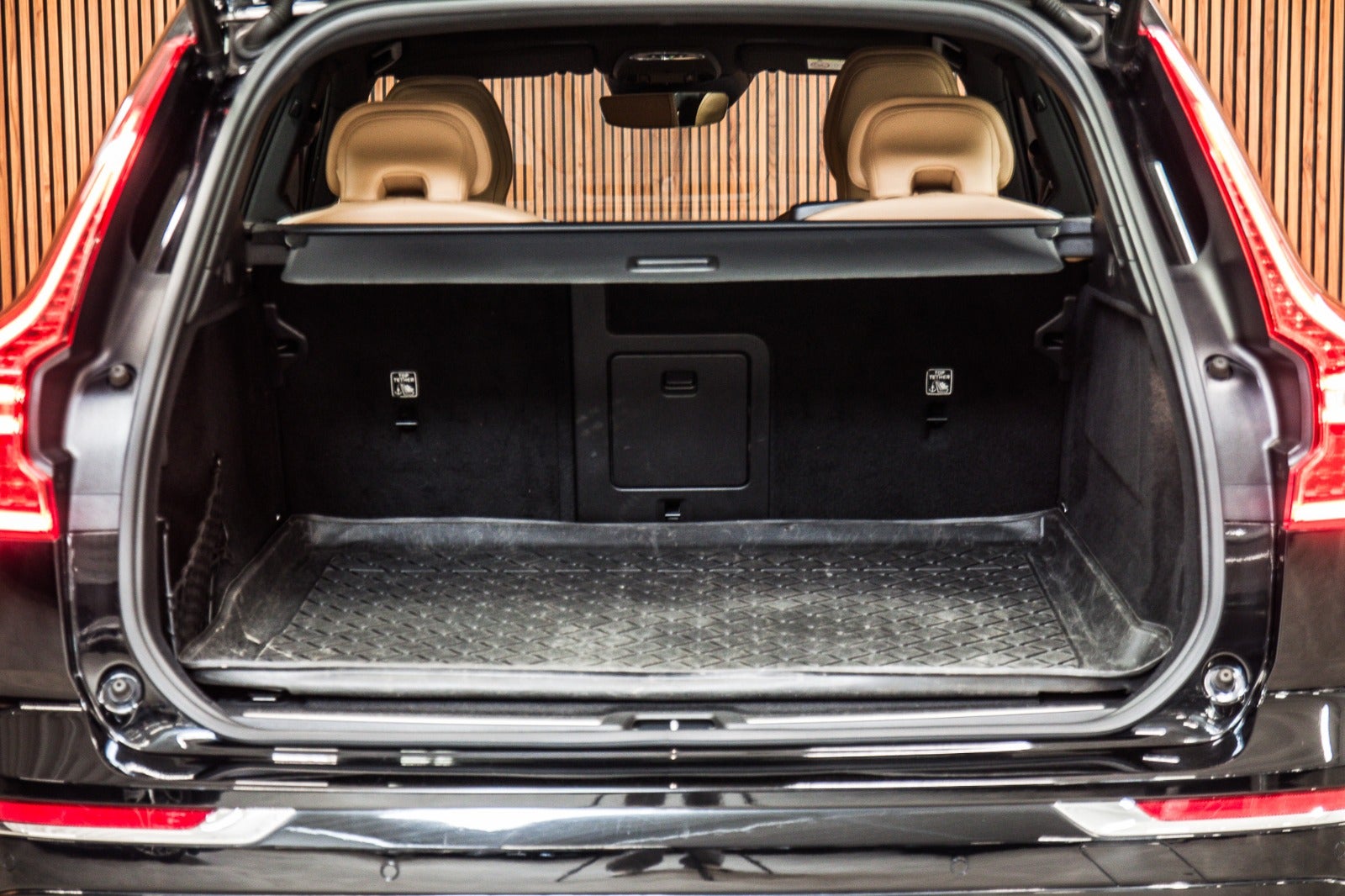 flexleasing-volvo-xc60-20-d4-190-inscription-aut-5d-findleasing