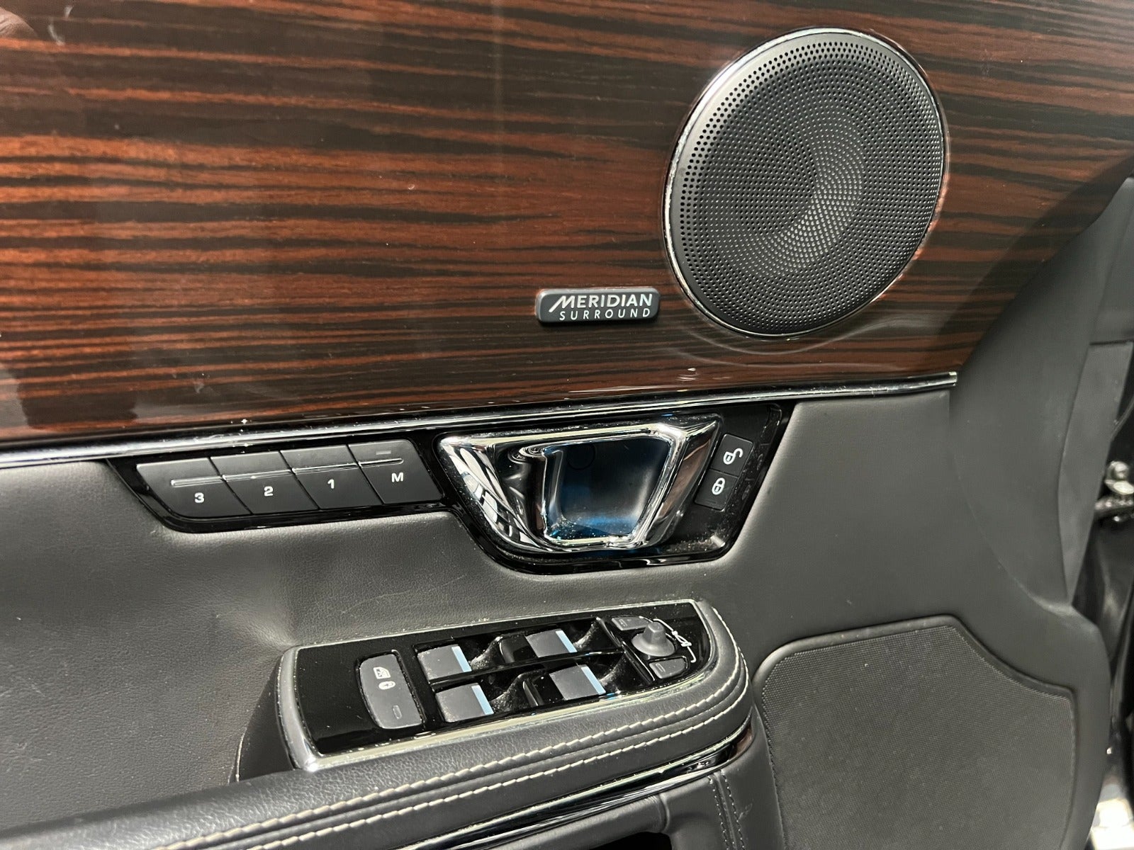 flexleasing-jaguar-xj-30-d300-portfolio-aut-4d-findleasing