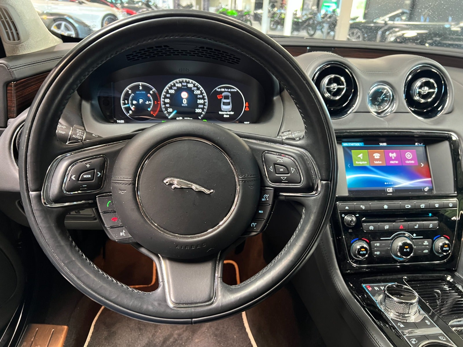 flexleasing-jaguar-xj-30-d300-portfolio-aut-4d-findleasing