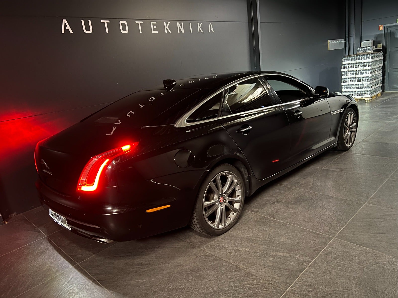 flexleasing-jaguar-xj-30-d300-portfolio-aut-4d-findleasing