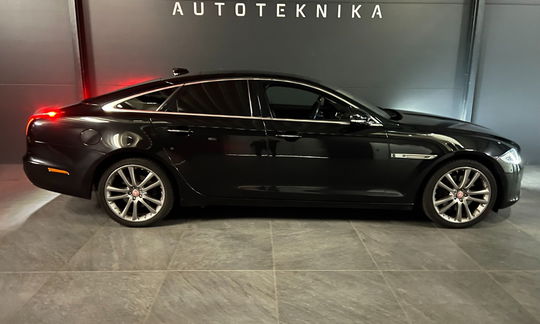 Jaguar XJ 3,0 D300 Portfolio aut. 4d