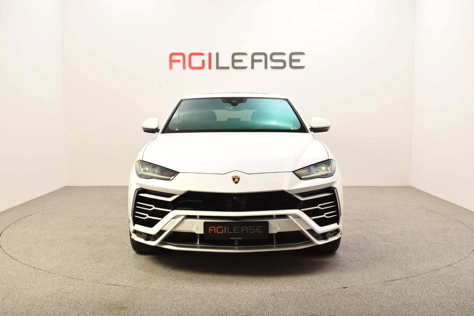 flexleasing-lamborghini-urus-40-5d-findleasing