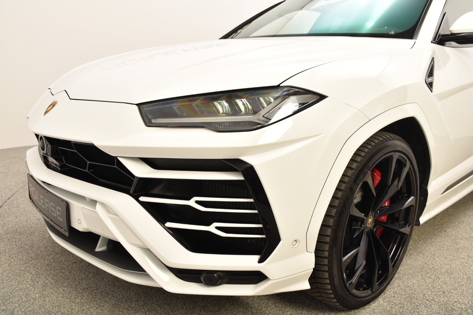flexleasing-lamborghini-urus-40-5d-findleasing
