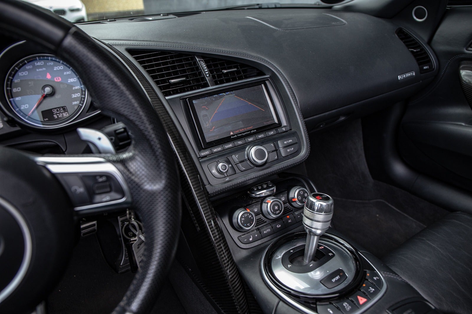 flexleasing-audi-r8-42-fsi-spyder-quattro-s-tr-2d-findleasing