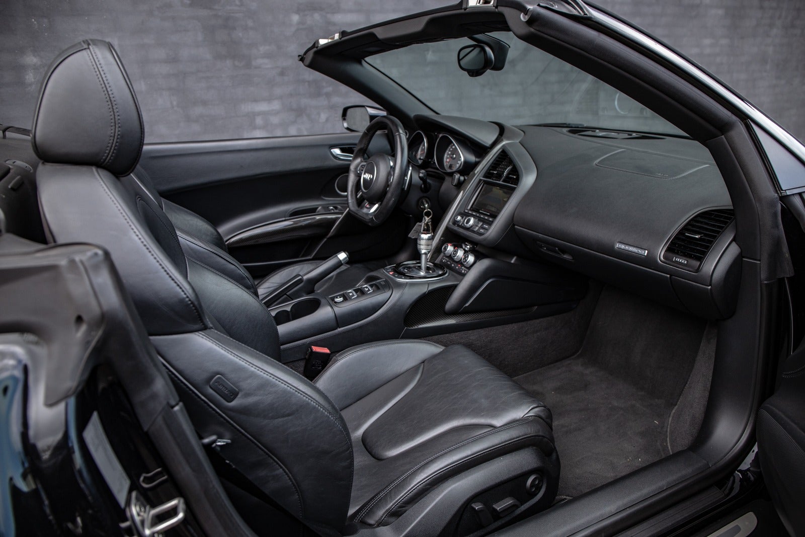 flexleasing-audi-r8-42-fsi-spyder-quattro-s-tr-2d-findleasing