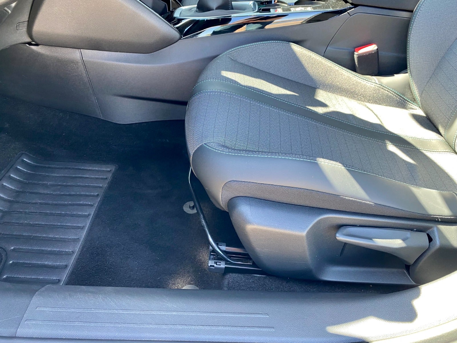 flexleasing-peugeot-208-12-puretech-100-allure-pack-5d-findleasing