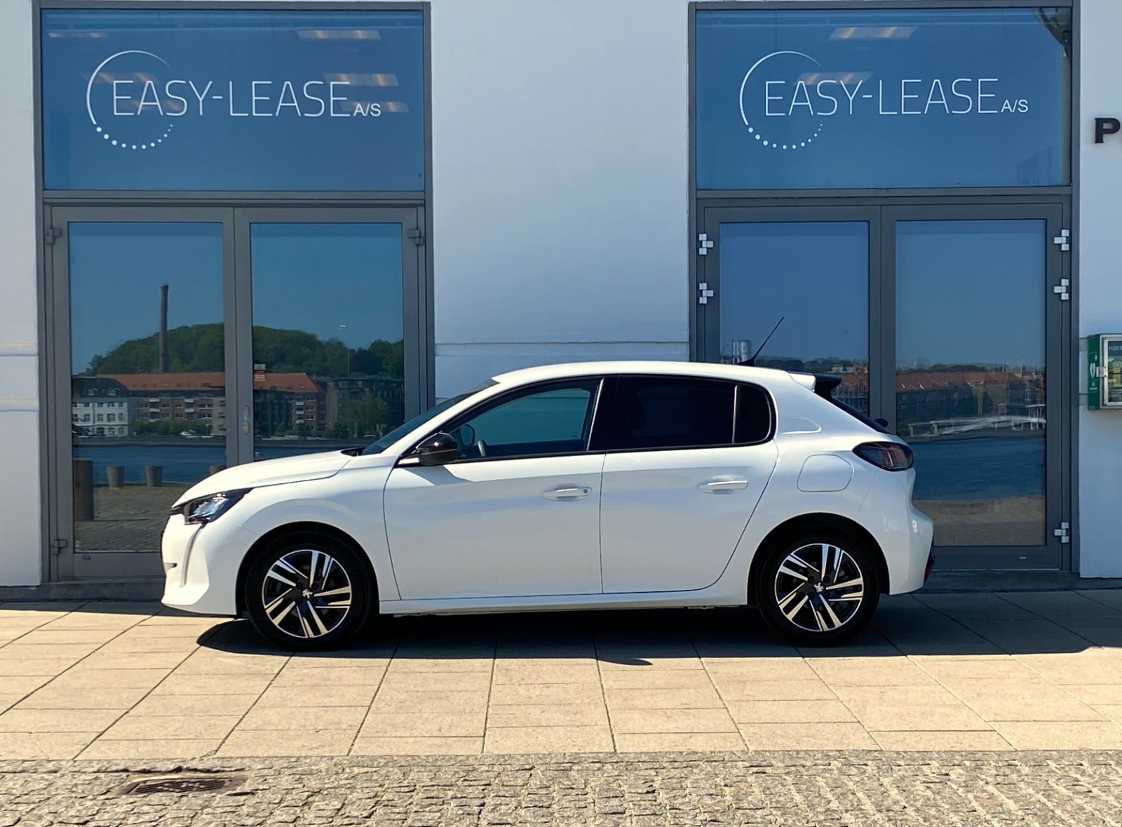 flexleasing-peugeot-208-12-puretech-100-allure-pack-5d-findleasing