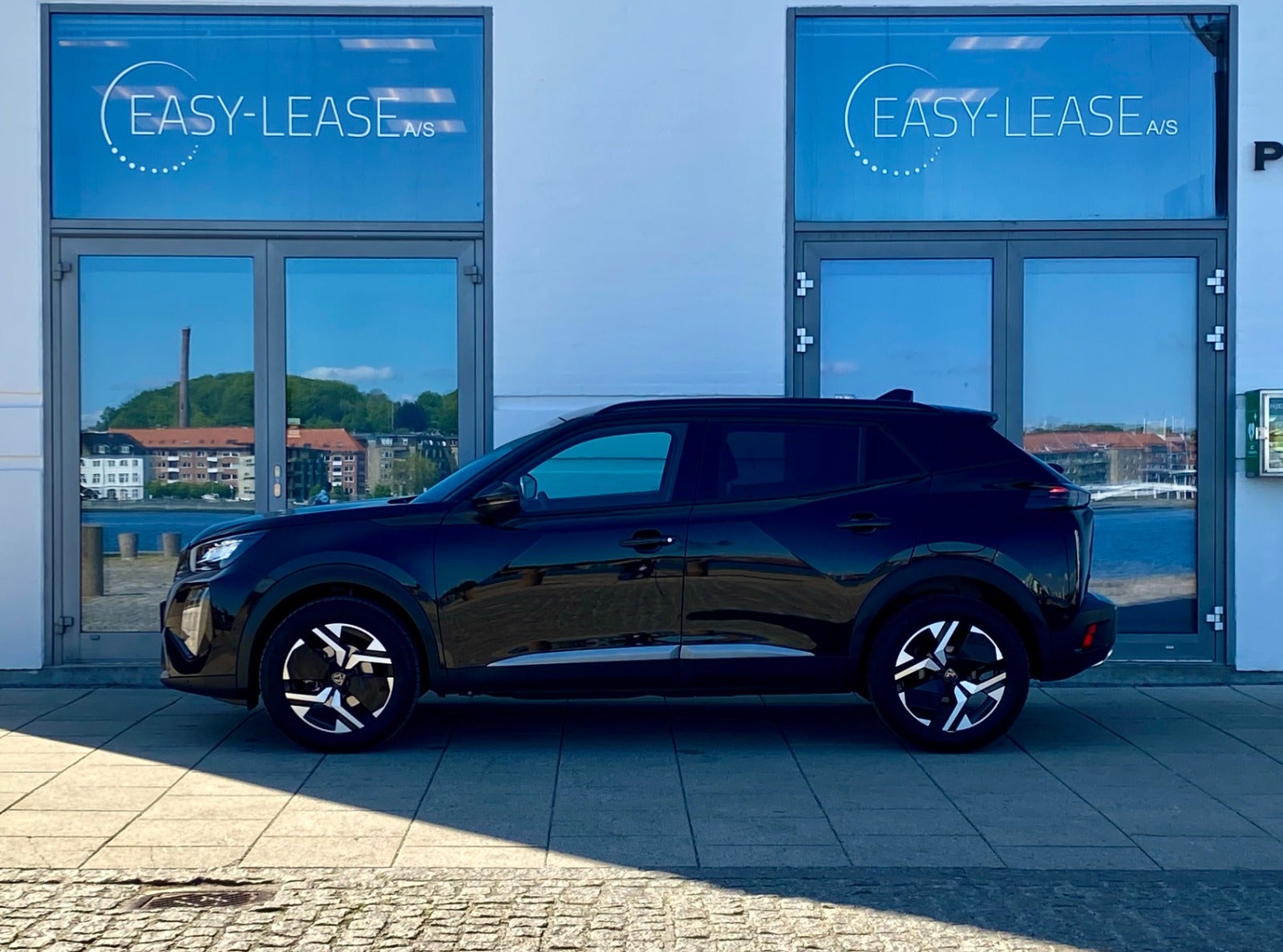 flexleasing-peugeot-2008-12-puretech-130-allure-eat8-5d-findleasing