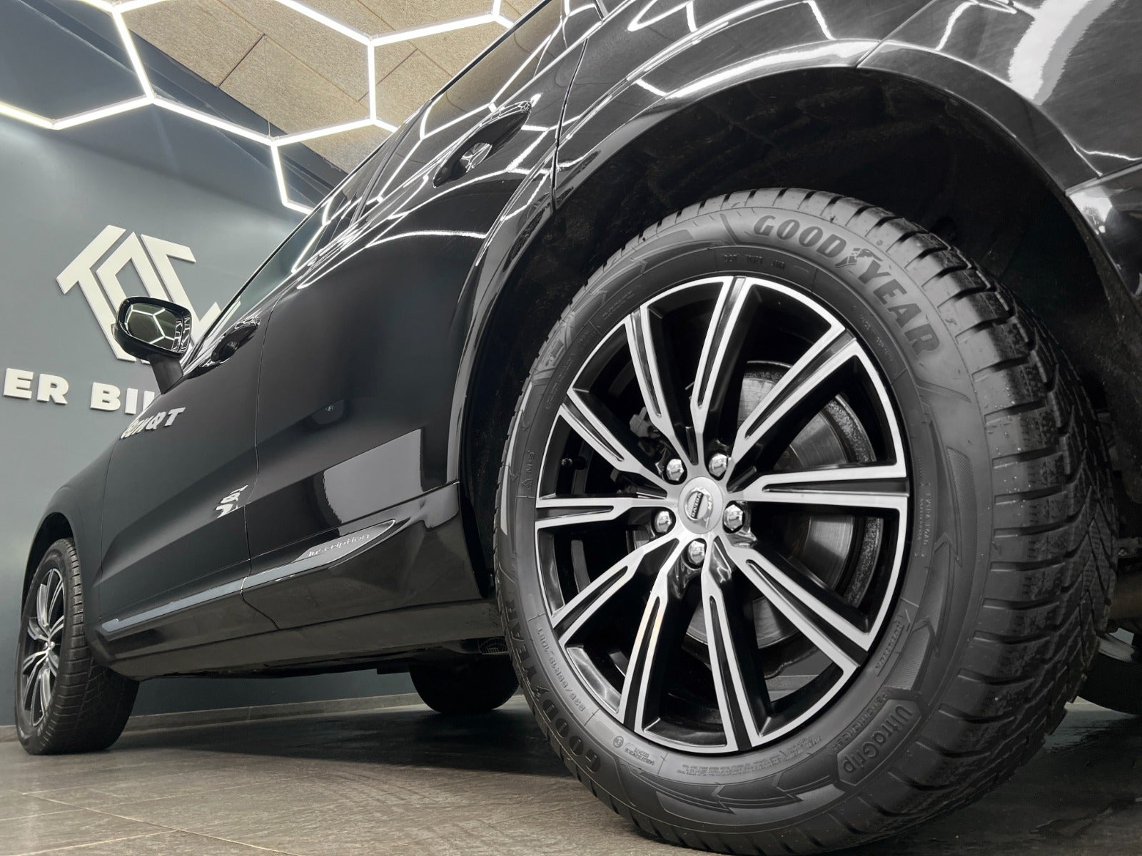 flexleasing-volvo-xc60-20-d4-190-inscription-aut-awd-5d-findleasing