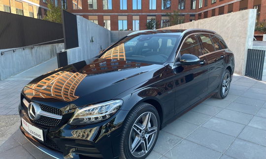 Mercedes C300 de 2,0 AMG Line stc. aut. 5d