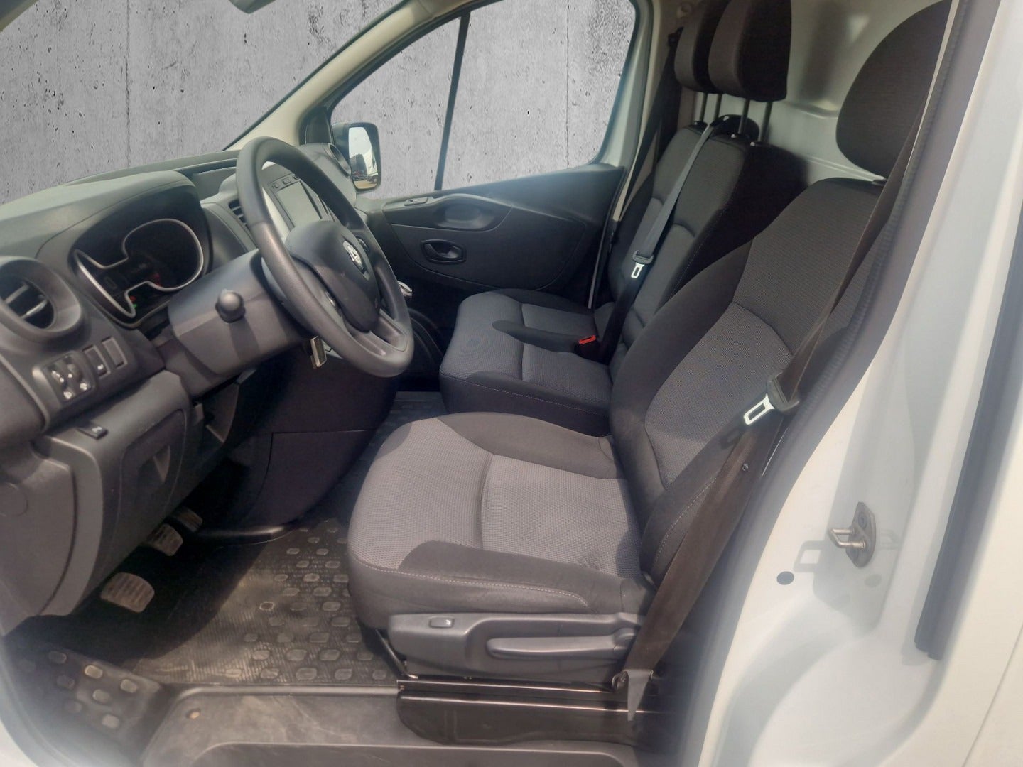 flexleasing-renault-trafic-t29-20-dci-120-l2h1-findleasing