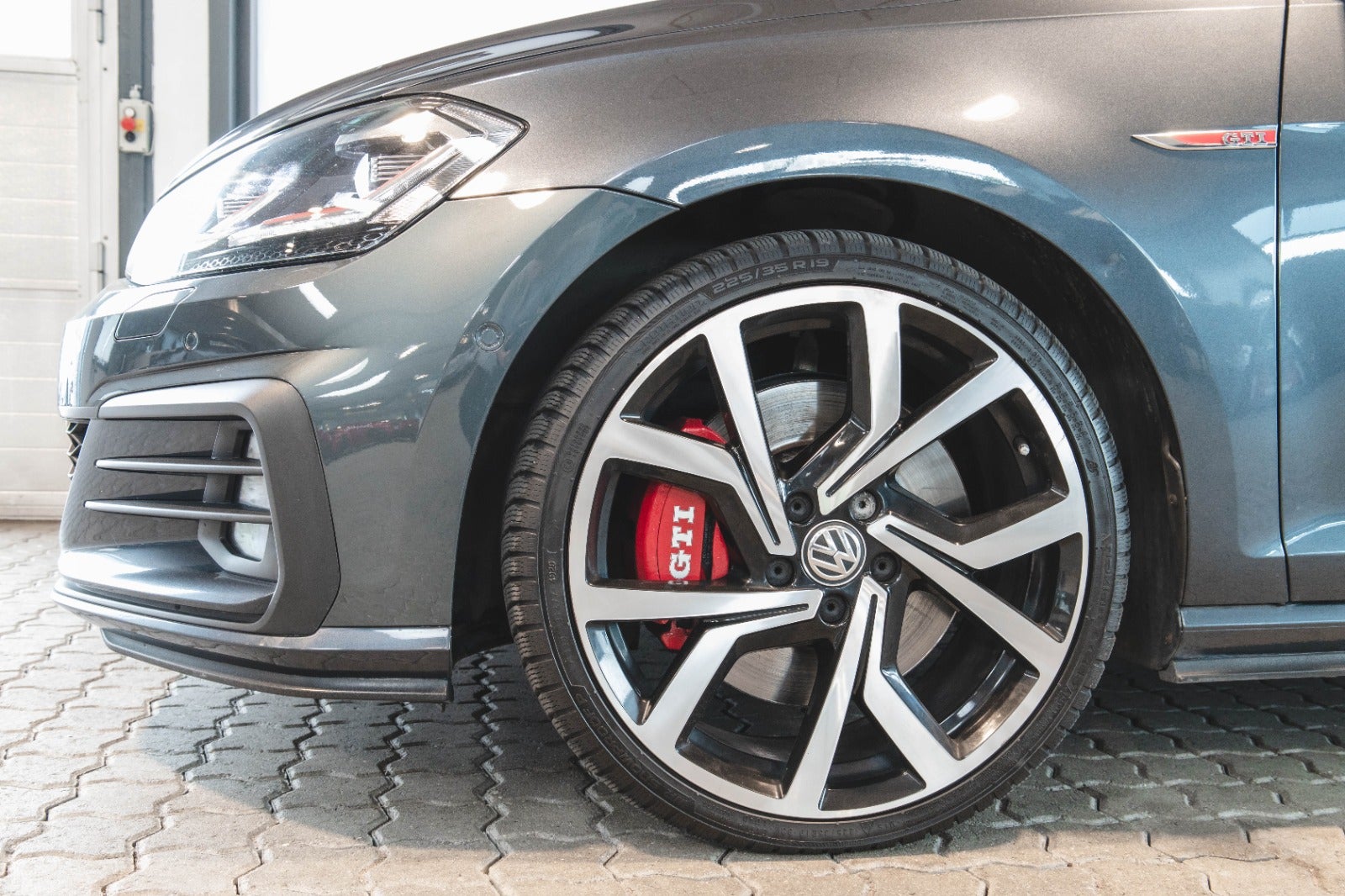 flexleasing-vw-golf-vii-20-gti-performance-dsg-5d-findleasing