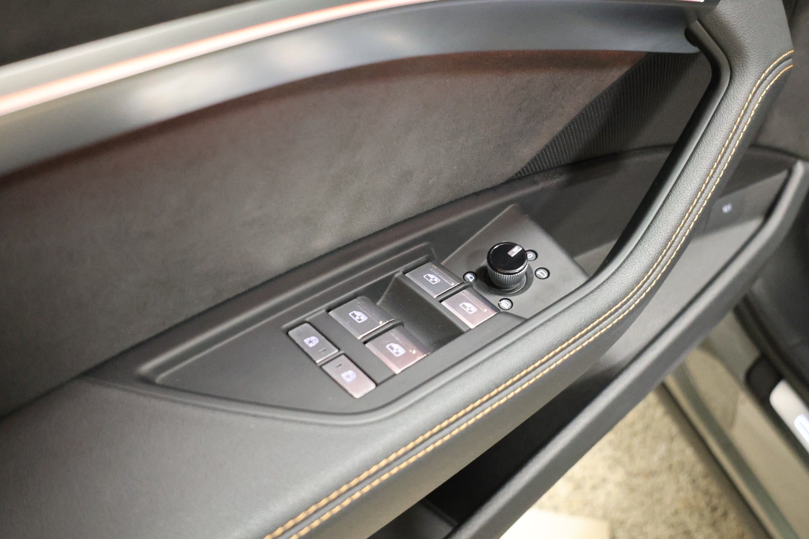 flexleasing-audi-e-tron-55-black-edition-s-line-quattro-5d-findleasing