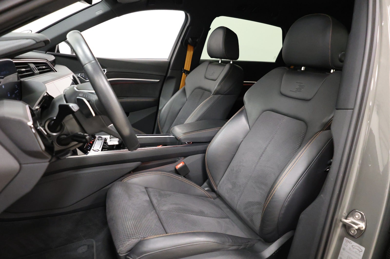 flexleasing-audi-e-tron-55-black-edition-s-line-quattro-5d-findleasing