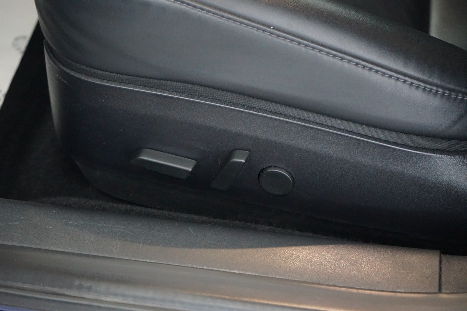 flexleasing-tesla-model-3-long-range-awd-4d-findleasing