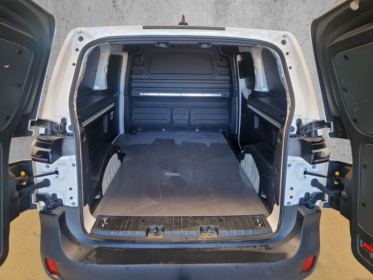 flexleasing-vw-idbuzz-77-cargo-findleasing