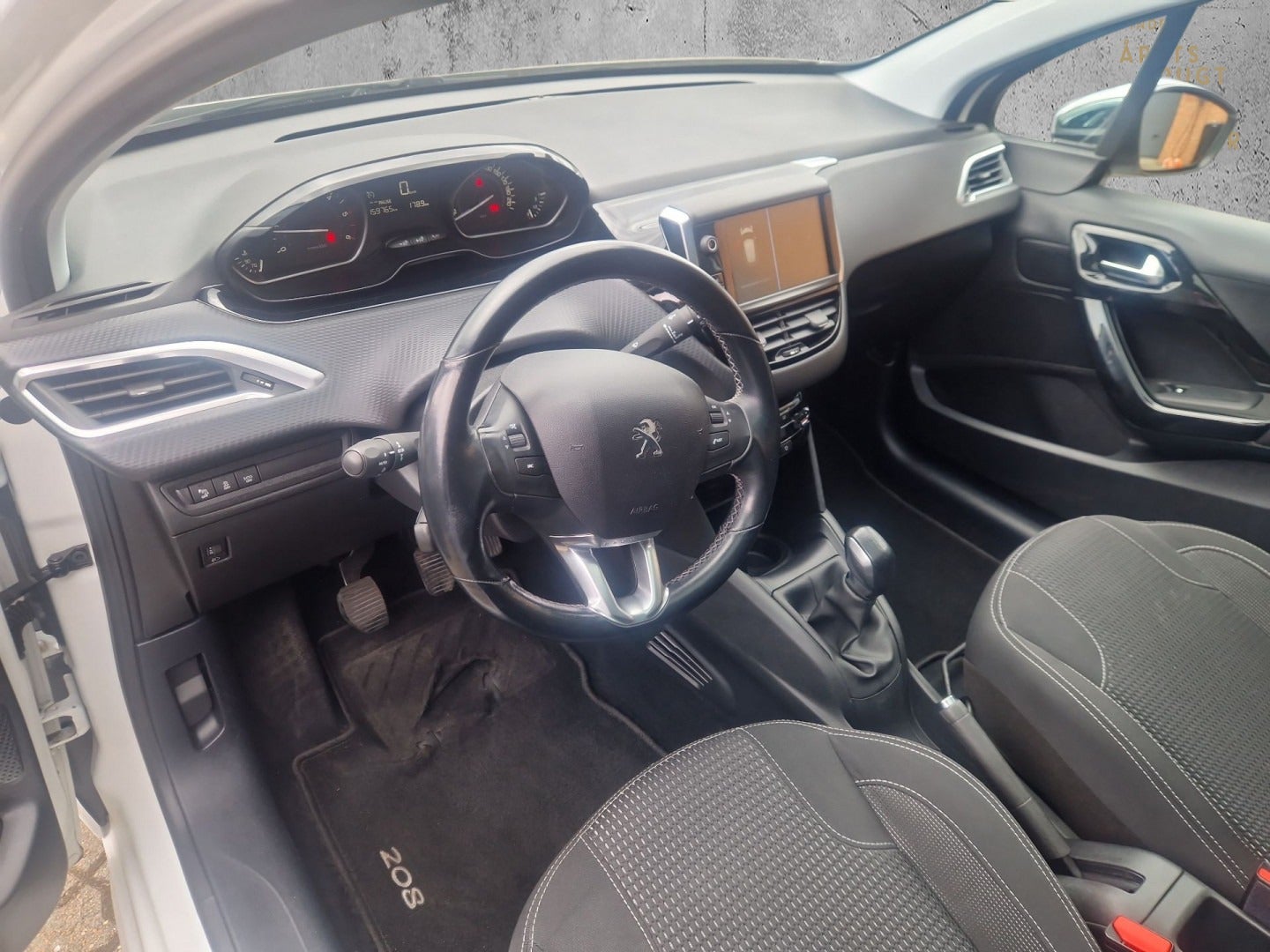 flexleasing-peugeot-208-16-bluehdi-100-envy-sky-van-5d-findleasing