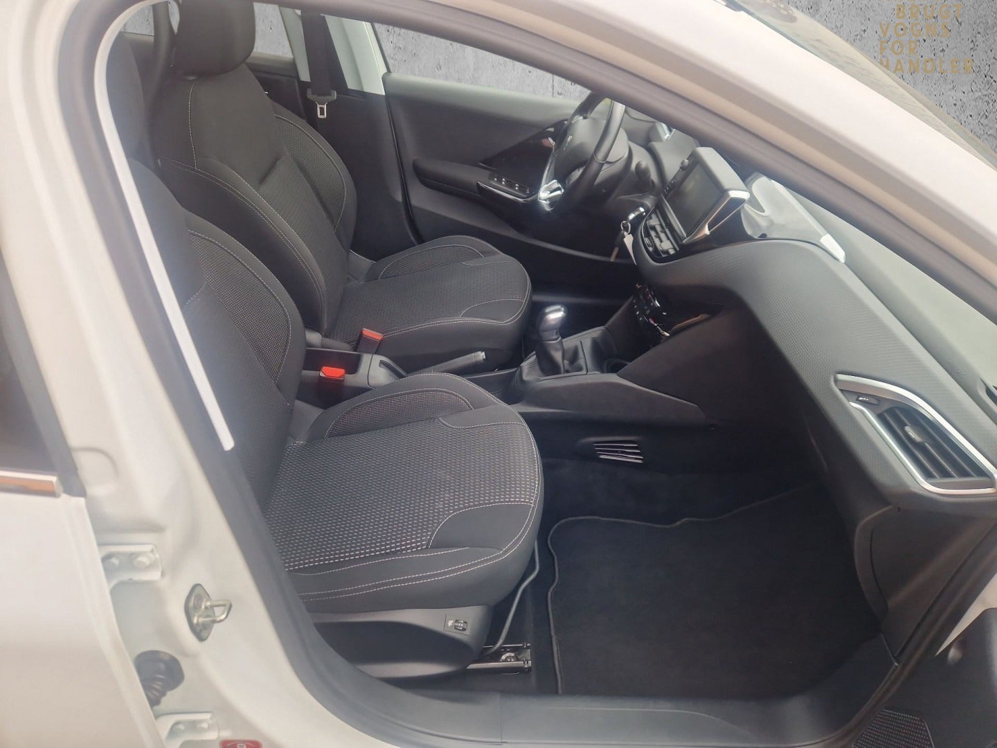 flexleasing-peugeot-208-16-bluehdi-100-envy-sky-van-5d-findleasing