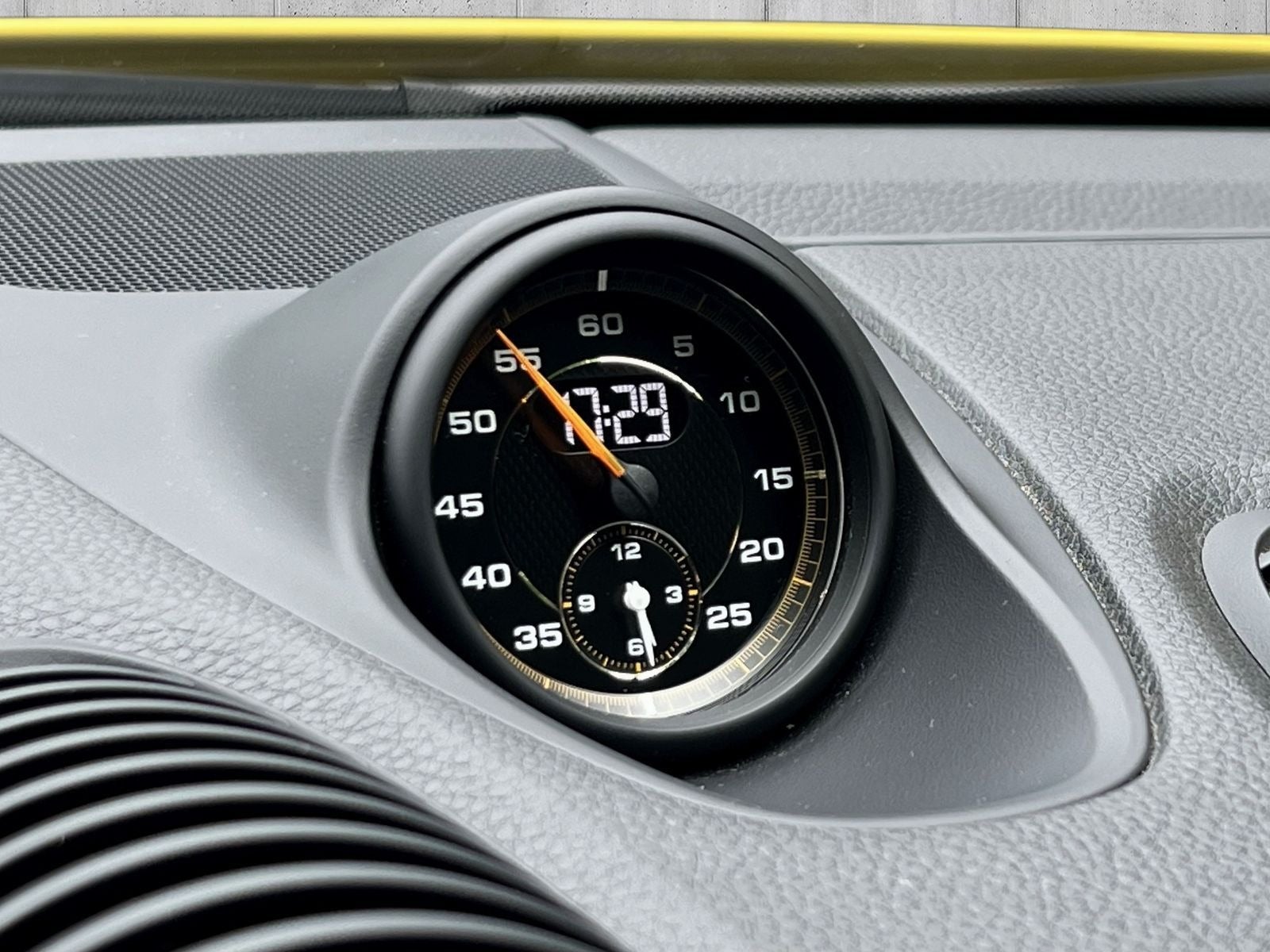 flexleasing-porsche-718-cayman-gt4-40-pdk-2d-findleasing