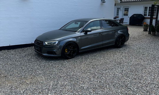 Audi A3 2,0 TDI 184 S-line+ quattro S-tr. 4d