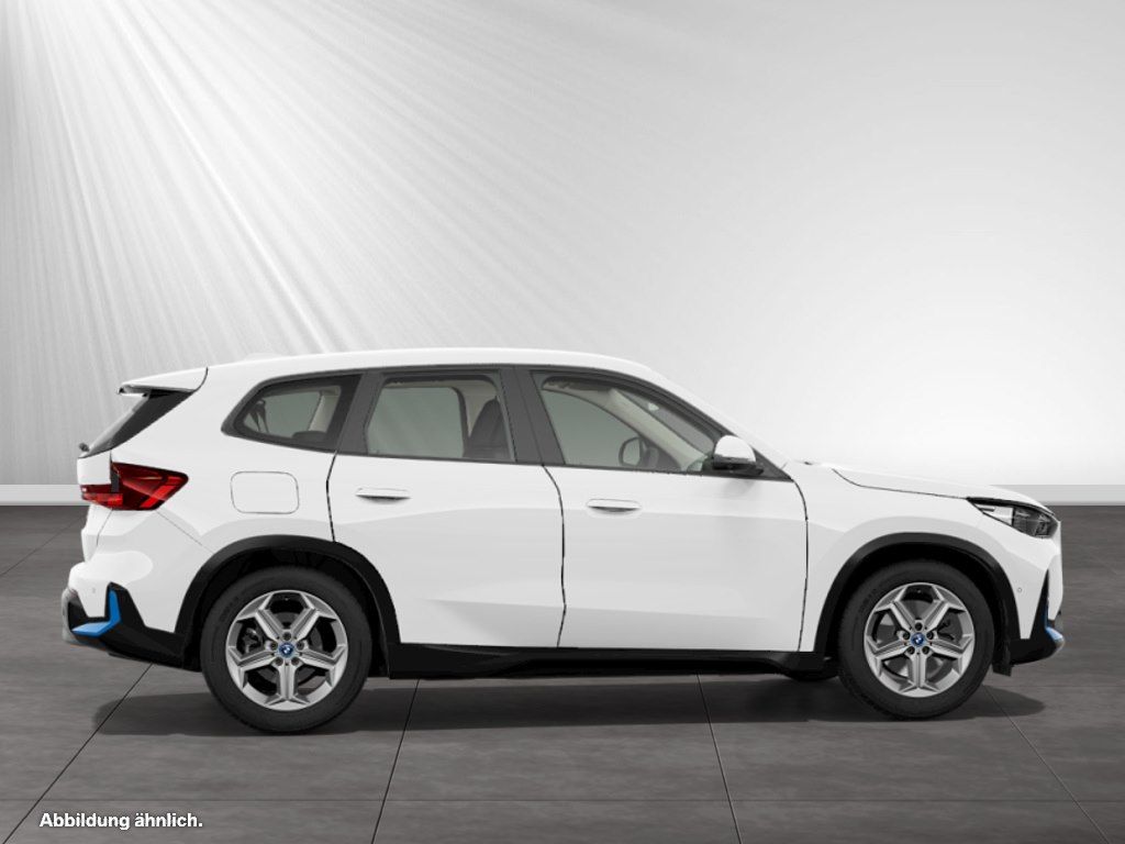 BMW iX1 xDrive30 Head-Up|ParkingAss.+|LCProf.