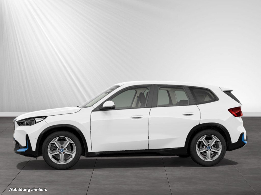 BMW iX1 xDrive30 Head-Up|ParkingAss.+|LCProf.