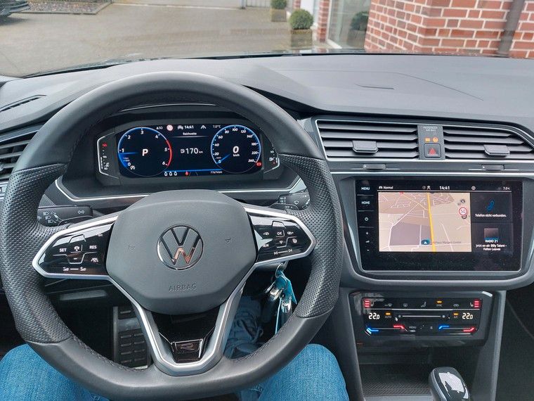 VW Tiguan 2,0 TDI R-Line 4M BlackStyle*Standhzg*LED