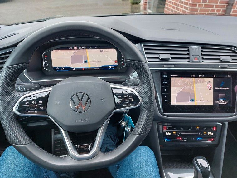 VW Tiguan 2,0 TDI R-Line 4M BlackStyle*Standhzg*LED