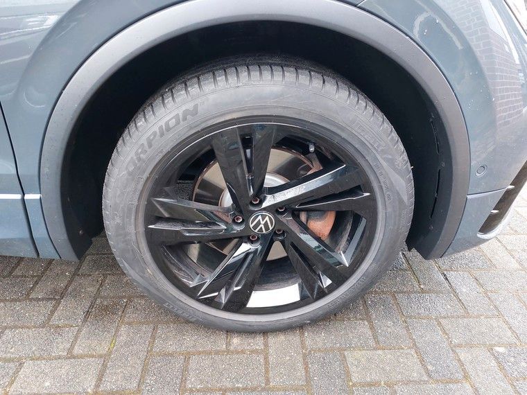 VW Tiguan 2,0 TDI R-Line 4M BlackStyle*Standhzg*LED