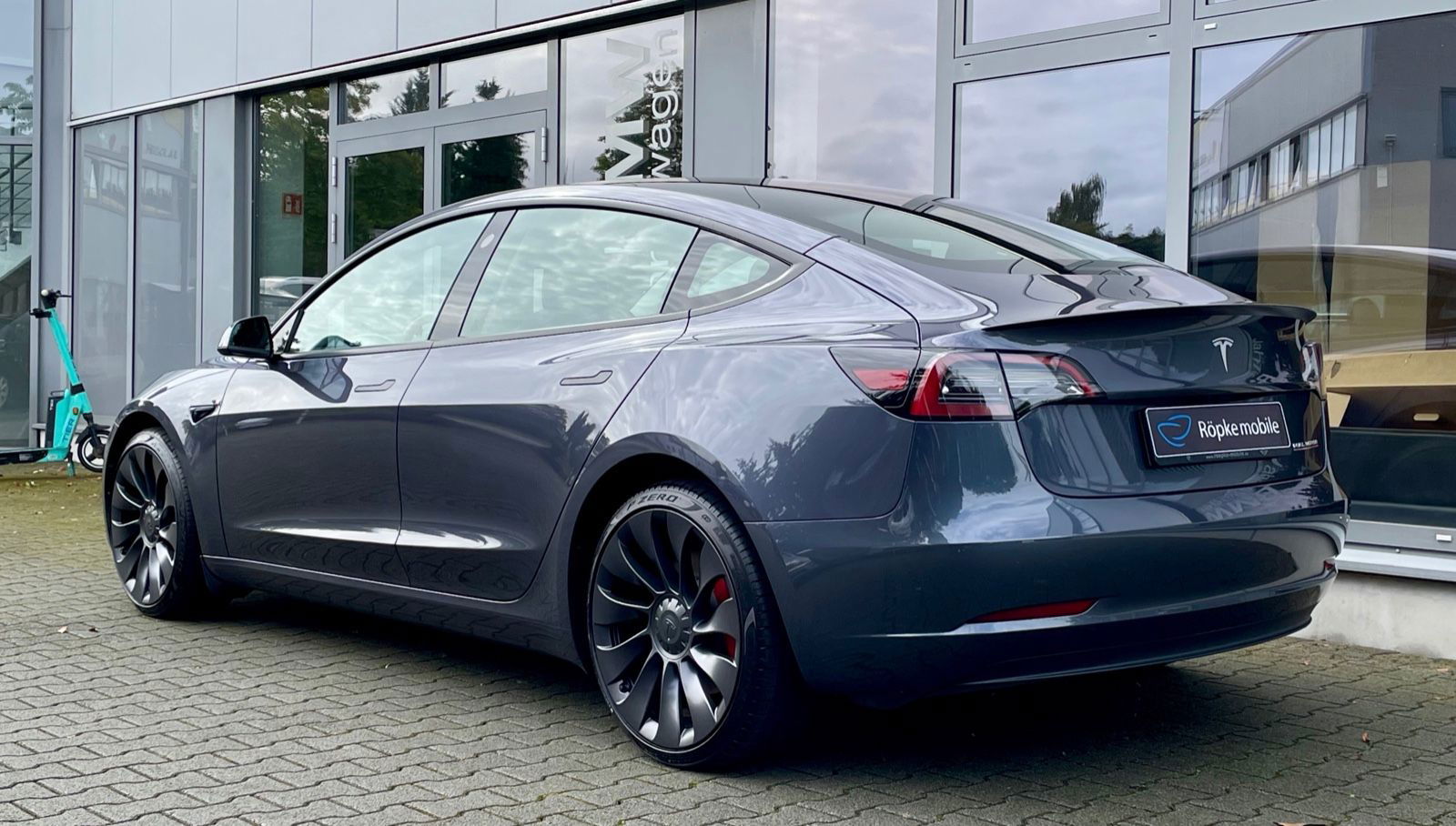 Tesla Model 3 Performance Midnight Silver Metallic VAT