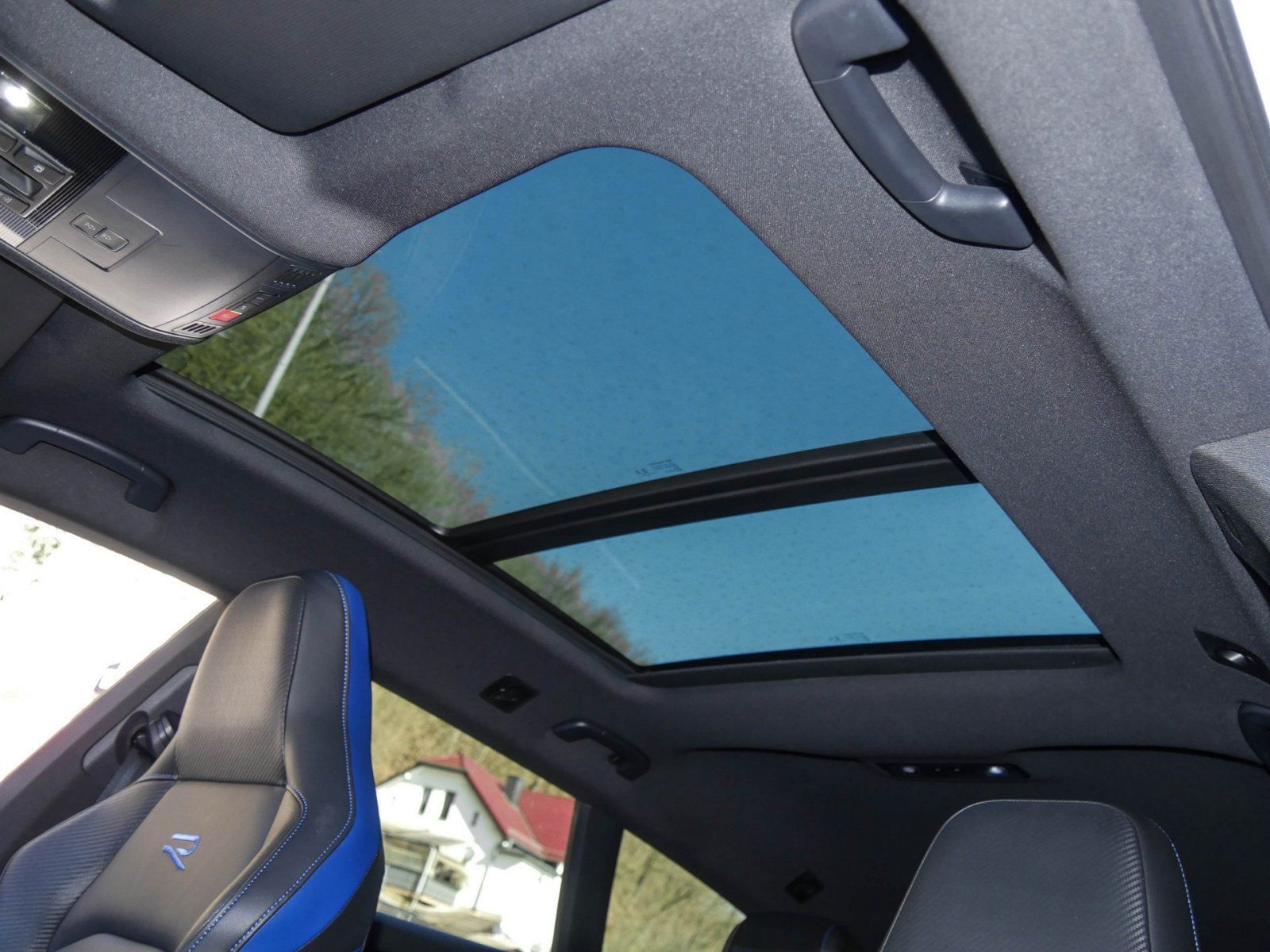 VW Arteon Shootingbrake 2.0 R AHK Pano HUD H&K ACC