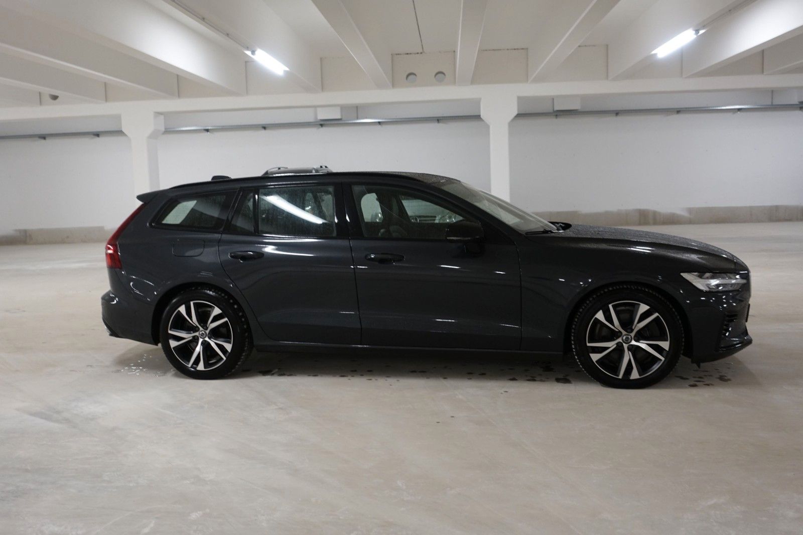 Volvo V60 T6 PHEV AWD R-Design HUD*PGSD*ACC*360*STHZG