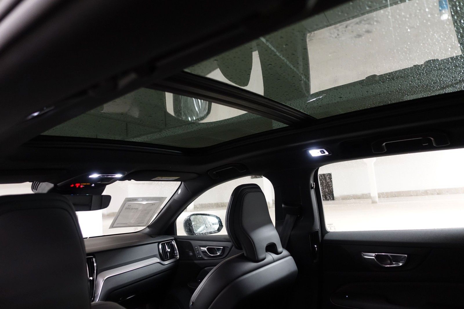 Volvo V60 T6 PHEV AWD R-Design HUD*PGSD*ACC*360*STHZG