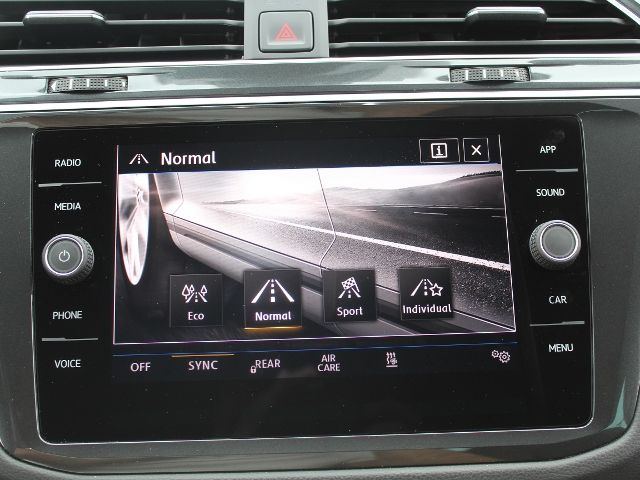 VW Tiguan 2.0 TDI DSG Highline 4M *HUD*360*AHK*