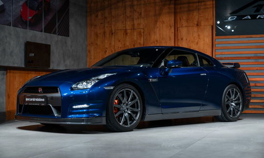 Nissan GT-R 3.8 V6 - 530 hk 4WD Automatic