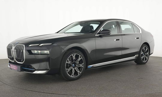 BMW i7 Pure Excellence B&W|Multikontursitze|Panorama