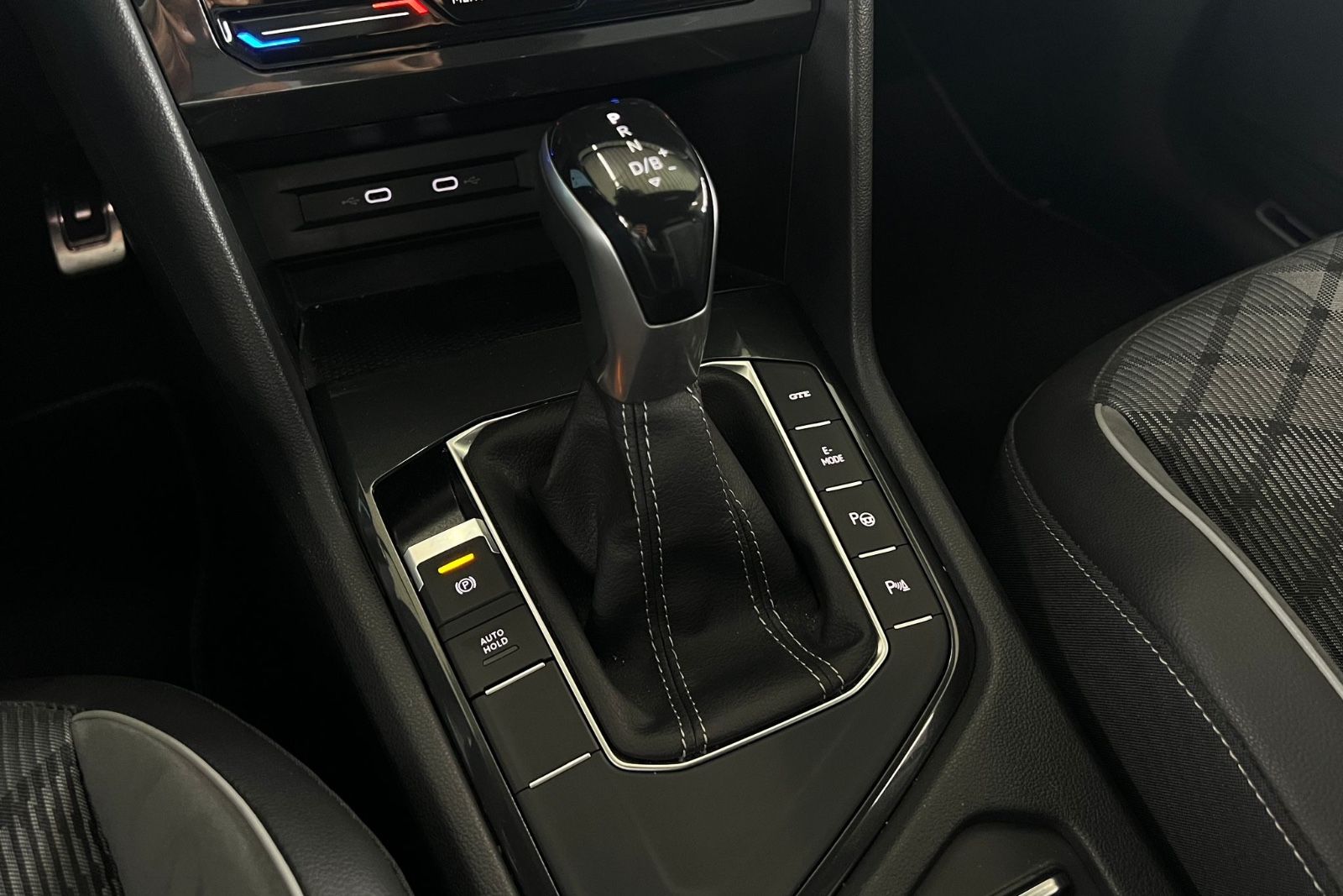 VW Tiguan R-Line eHybrid|DSG|PANORAMA|MATRIX|HEADUP