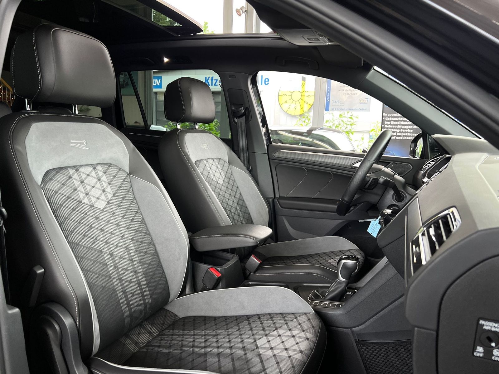 VW Tiguan R-Line eHybrid|DSG|PANORAMA|MATRIX|HEADUP