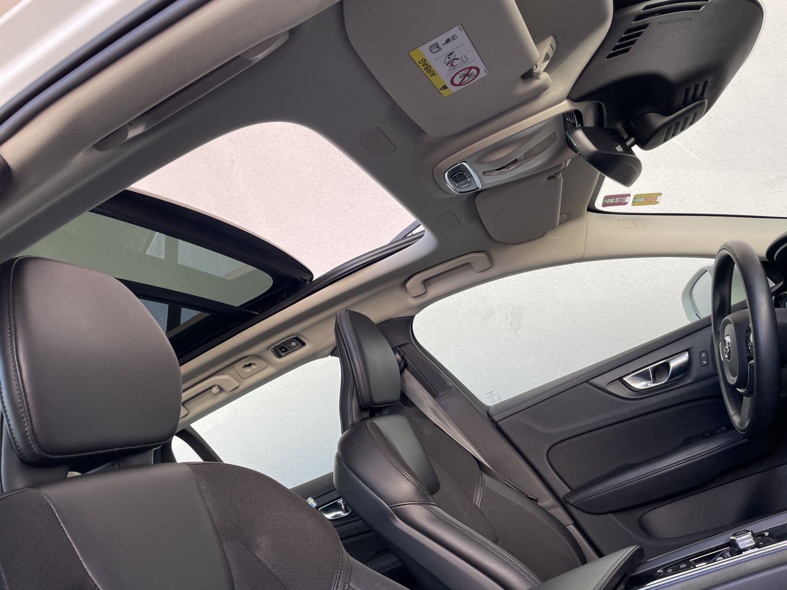 Volvo V60 B3 MILD-HYB.*MOMENTUM PRO*PANORAMA*