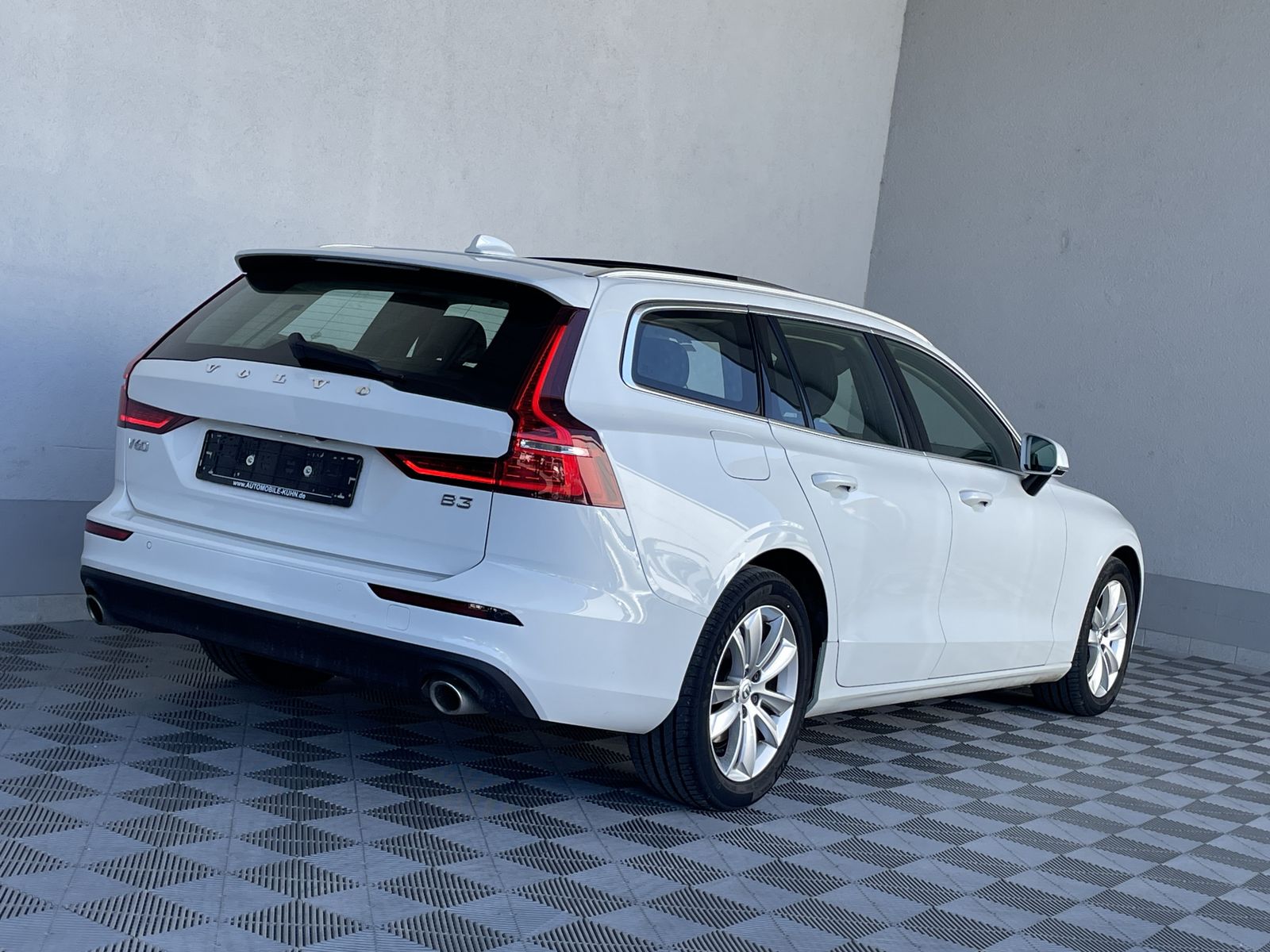 Volvo V60 B3 MILD-HYB.*MOMENTUM PRO*PANORAMA*