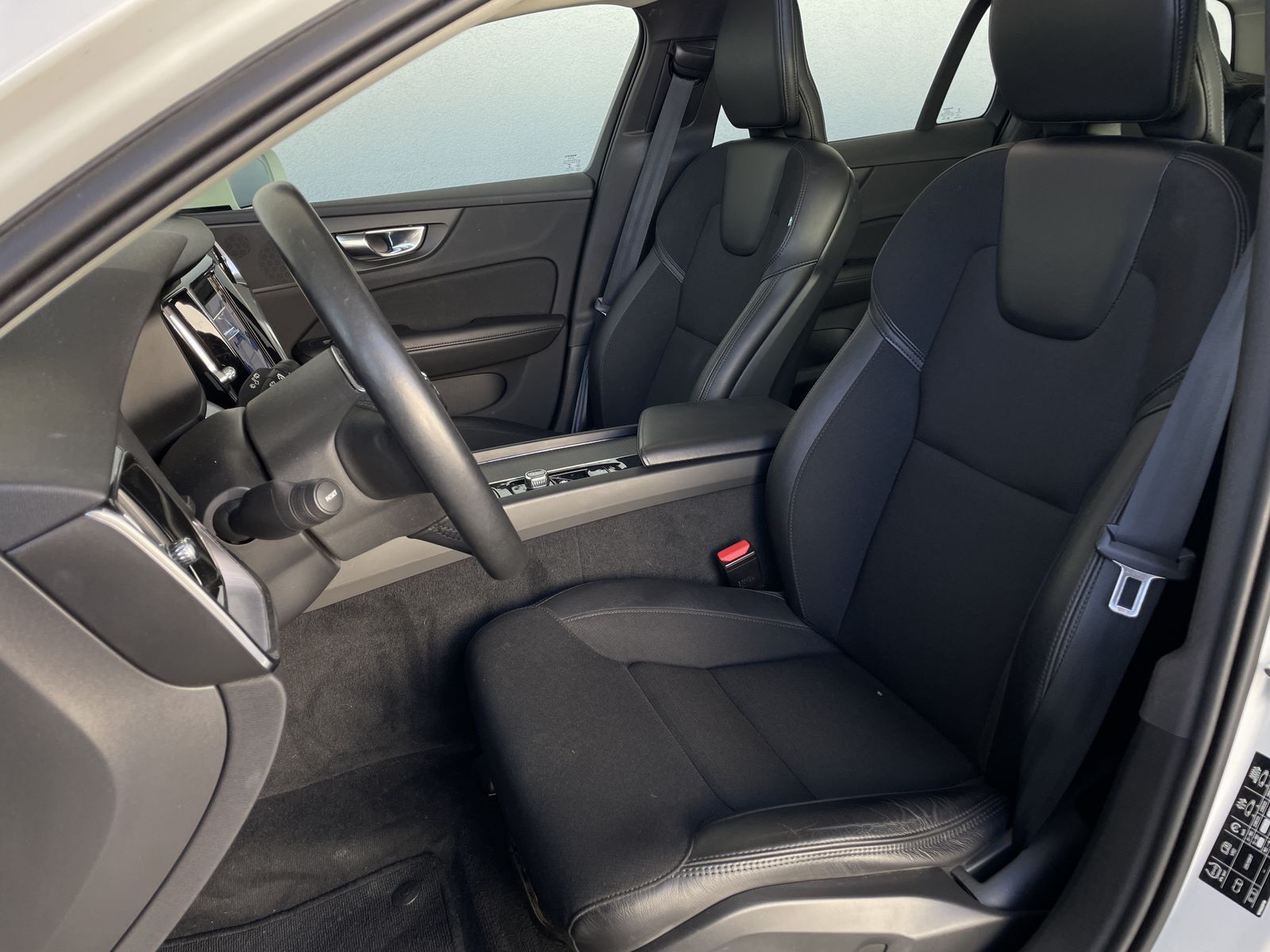 Volvo V60 B3 MILD-HYB.*MOMENTUM PRO*PANORAMA*